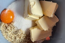 Příprava receptu Velikonoční oříškové cukroví slepované oříškovým krémem, krok 2