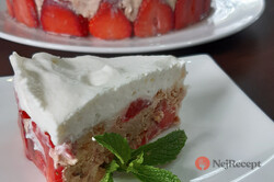 Příprava receptu Nejrychlejší nepečený koláč na světě - jahodový blesk s jogurtovým základem, krok 5