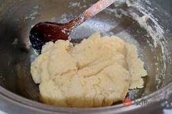 Lahodný dort Karpatka - tradiční polská pochoutka podle receptu od cukrářky., krok 4