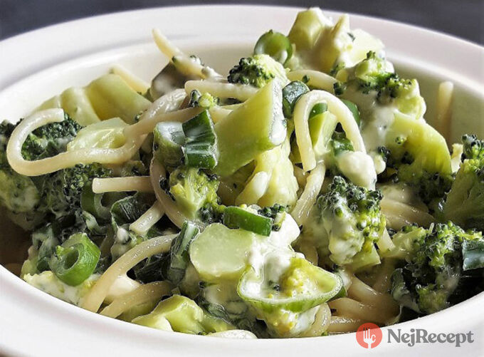 Recept Špagety s brokolicí a nivou