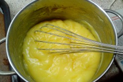 Příprava receptu Trojí mls - řezy s bebe sušenkami, vanilkovým krémem a salkem, krok 4