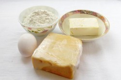 Příprava receptu Párty sýrové krekry ze 4 surovin, krok 1