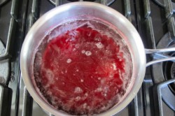 Příprava receptu Domácí jahodový sirup, krok 5