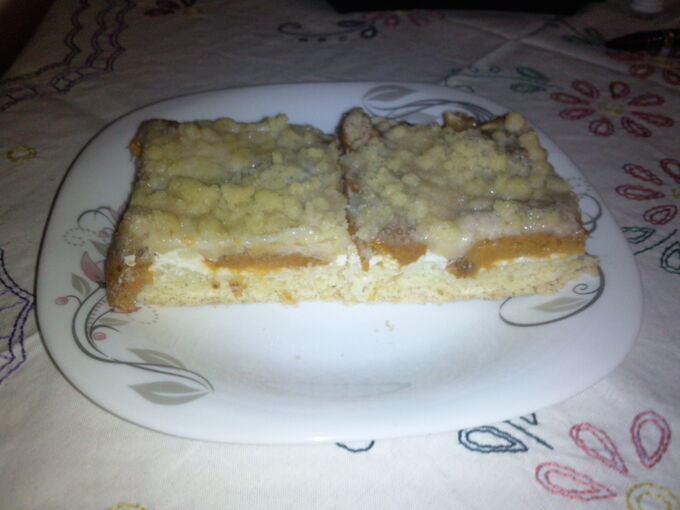 Recept Meruňkový koláč s drobenkou