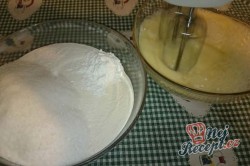 Příprava receptu Ovocný koláč s drobenkou, krok 2