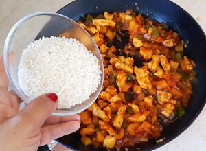 Recept Kuřecí masíčko s rýží tak trochu jinak – vše z jedné pánve