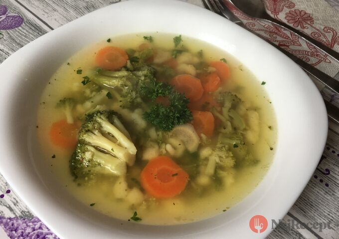 Recept Letní brokolicová polévka