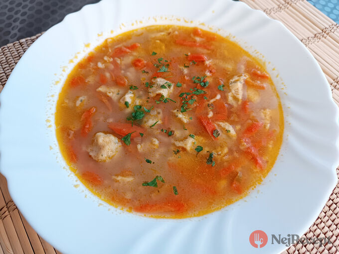 Recept Tato drožďová polévka s haluškami je jednou z nejlepších polévek, které letos ochutnáte.