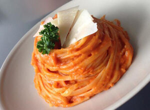 Recept Tomatový krém se špagetami a parmezánem