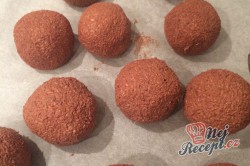 Příprava receptu Dvoubarevné FITNESS kuličky z tvarohu a kokosu bez cukru, mouky a vajíčka, krok 6