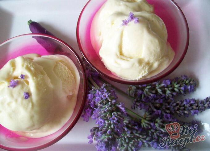 Recept Oblíbená levandulová domácí zmrzlina