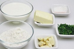 Příprava receptu Křehoučké pečivo s česnekovým máslem, krok 1