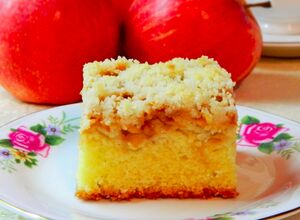 Recept Hrnkový koláč s jablky a drobenkou