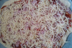 Příprava receptu Šunková pizza se sýrem, krok 5