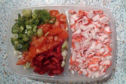 Příprava receptu Salát s krabími tyčinkami a rýžovými nudlemi, krok 5