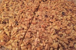 Příprava receptu Fenomenální medové řezy s ořechy, krok 12