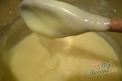Příprava receptu Jednoduché rychlořezy s jogurtovým krémem, krok 6