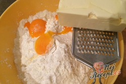 Příprava receptu Kokosovo-ořechové mlsání - DĚLBUCHY, krok 2