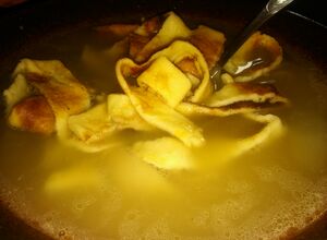 Recept Kuřecí polévka s celestýnskými nudlemi