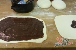Příprava receptu Plněné kakaové pudinkáče, krok 4