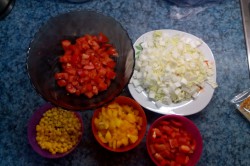 Příprava receptu Tortily plněné kuřecím masem a zeleninou, krok 2