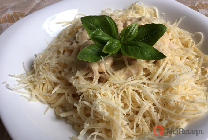 Recept Špagety s kuřecím masem ve smetanové omáčce