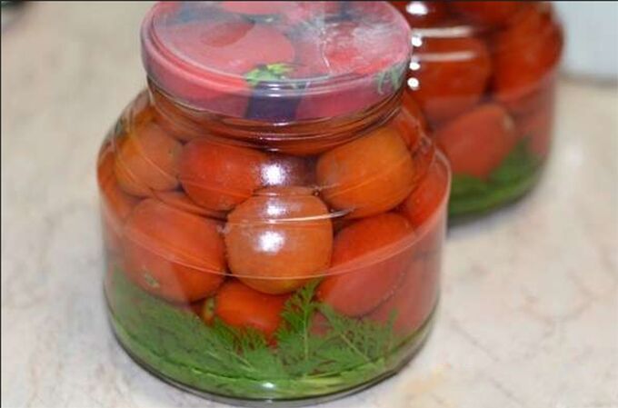 Recept Konzervované rajčata s mrkvovou natí bez nakladače