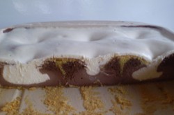 Příprava receptu Fantastický propadáváný koláč s pudinkem a zakysanou smetanou, krok 5