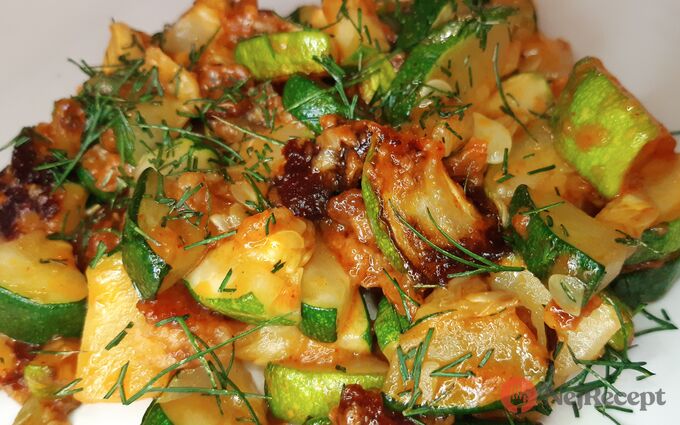 Recept Zapomeňte na klasické zeleninové saláty - Cuketový bleskový salát