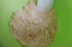 Příprava receptu Jogurtový koláč s ovocem a drobenkou, krok 5
