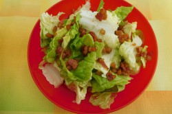 Příprava receptu Hlávkový salát se zálivkou a špekem, krok 5