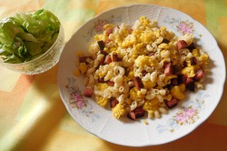 Příprava receptu Těstoviny se salámem a smaženými vajíčky, krok 6