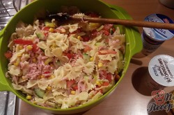 Příprava receptu Jednoduchý svěží těstovinový salát, krok 2