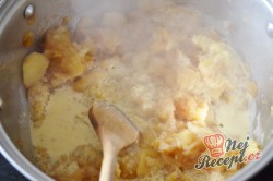 Příprava receptu Jablečné řezy s pěnou a ořechy, krok 3