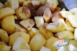 Příprava receptu Jablečné řezy s pěnou a ořechy, krok 2