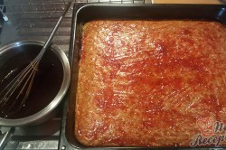 Příprava receptu Jednoduchý jablečný koláček s domácí polevou, krok 4