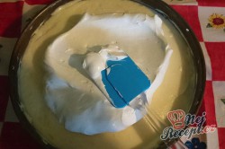 Příprava receptu Nepečený dort s vanilkovým krémem, krok 10