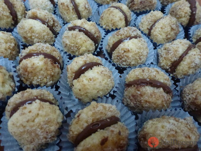 Recept Křupavé ořechové cukroví plněné čokoládovým krémem