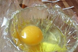 Příprava receptu Jak uvařit vajíčko bez skořápky natvrdo?, krok 2