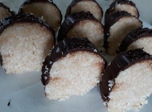 Recept Nepečené kokosové jednohubky polité čokoládou