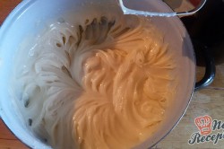 Příprava receptu Fantastický krém do dortu, který chutná jako zmrzlina, krok 9