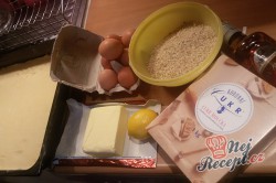 Příprava receptu Linecký ořechový koláček se žloutkovou polevou, krok 5