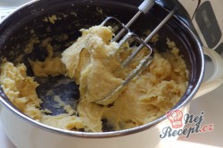 Příprava receptu Nejlepší větrníky s vanilkovým a karamelovým krémem, krok 11