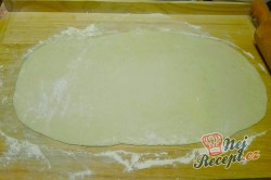 Příprava receptu Jednoduchý proplétaný chlebíček na sladko nebo na slano, krok 1