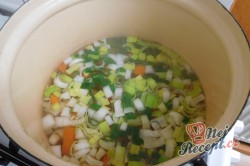 Příprava receptu Zeleninová polévka s kapáním a žampiony, krok 3