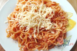 Příprava receptu Milánské špagety se salámem a sýrem, krok 1