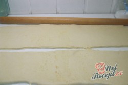 Příprava receptu Máslové croissanty s vanilkovým/čokoládovým pudinkem, krok 1