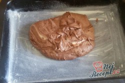 Příprava receptu Dvoubarevná šlehačková bábovka na plechu, krok 7