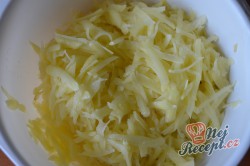 Příprava receptu Výborné bramboračky se zakysanou smetanou, krok 2