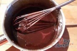 Příprava receptu Vynikající ořechový cukeťák s kakaovou polevou, krok 9